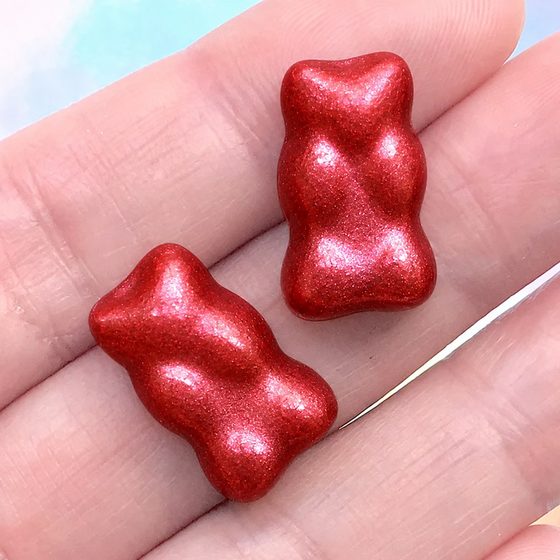 Warm Natural pearl pigment on candy — red pearlescent gummy candies