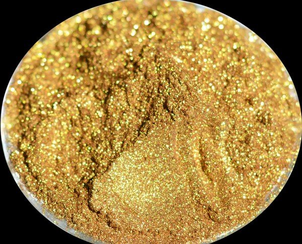 Holographic Pigment