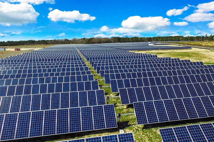 Pearlescent pigments on solar PV panels